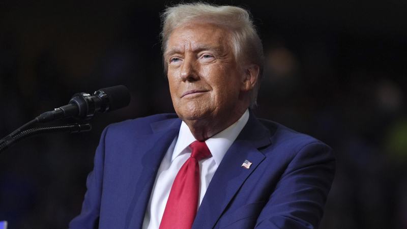 Американцы считают Трампа виновным в обвале фондового рынка, показал опрос