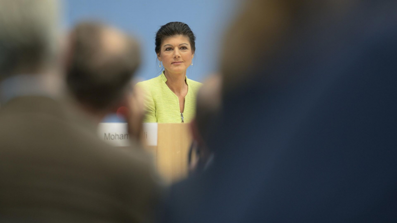 Критикующая поддержку Киева Вагенкнехт выдвинется на пост канцлера ФРГ