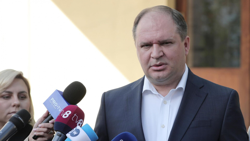 Мэр Кишинева обвинил Санду в сговоре с президентом Румынии