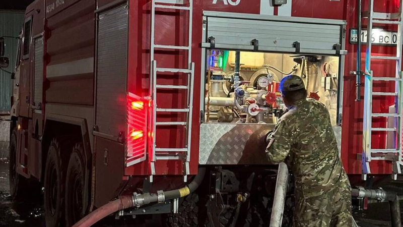 Пожар вспыхнул после салюта в Шымкенте
