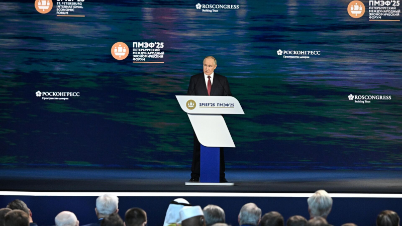 Россия дружит с теми, кто хочет идти вперед, заявил Путин