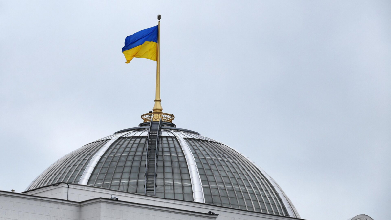 "Страна падет". СМИ сообщили о грядущей катастрофе на Украине