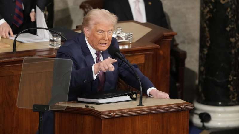 Трамп заявил, что прилагает усилия для прекращения конфликта на Украине