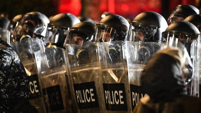 За два дня протестов в Тбилиси задержали 107 человек